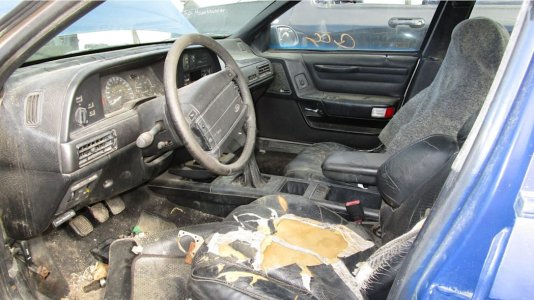 Junked 1990 ford taurus sho 1
