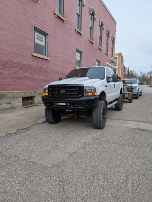 3047